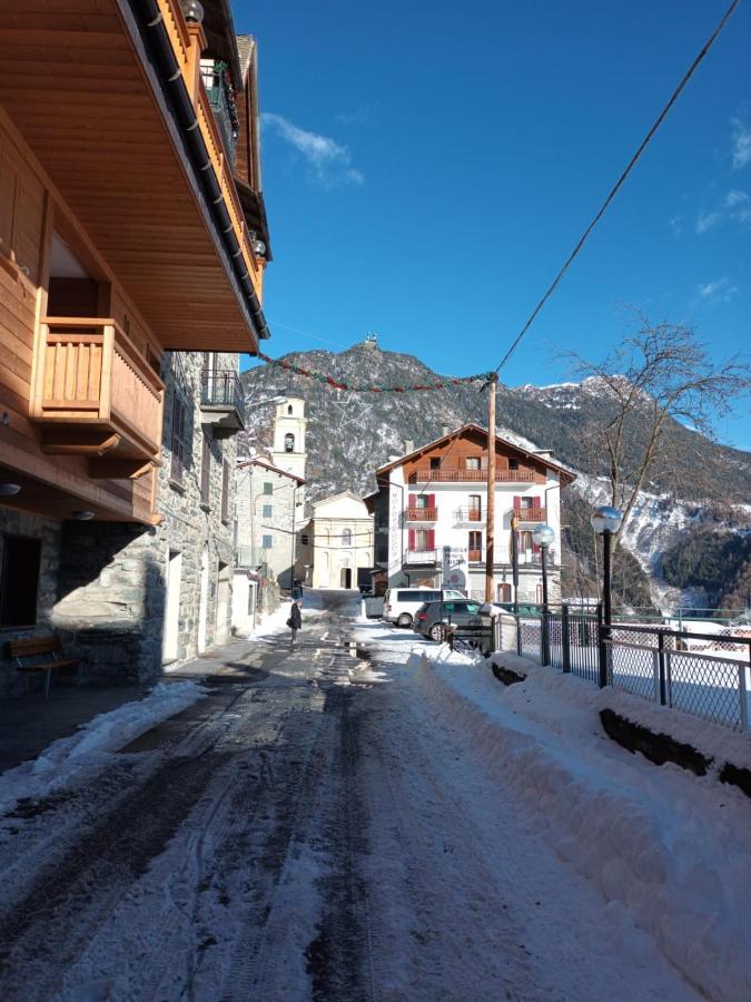 Grazioso Trilocale Con Ampia Terrazza Apartment Chiesa in Valmalenco Exterior photo